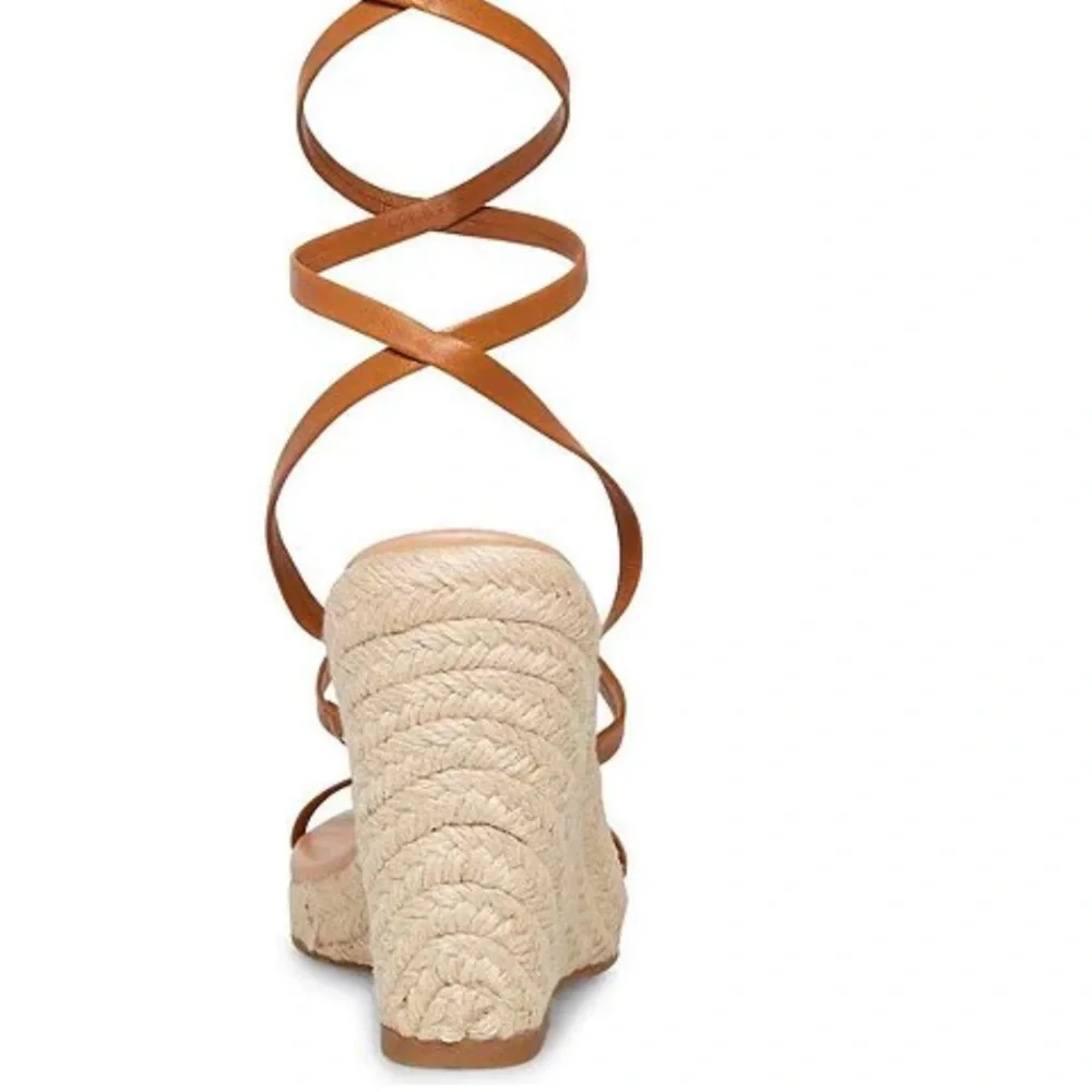 Chelsea and violet wedge GREAT DEALS CHECK OUT MY CLOSET